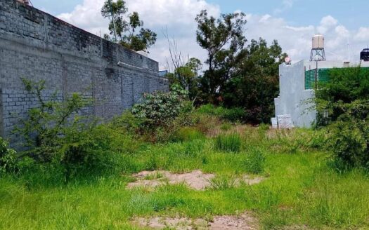 Frente Fracc. Erandeni | Terreno en venta