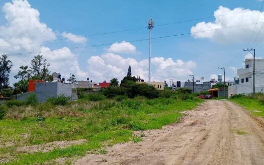 Frente Fracc. Erandeni | Terreno en venta