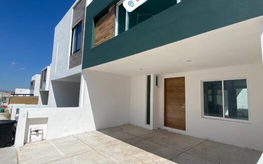 CASA EN VENTA CAÑADAS DEL BOSQUE