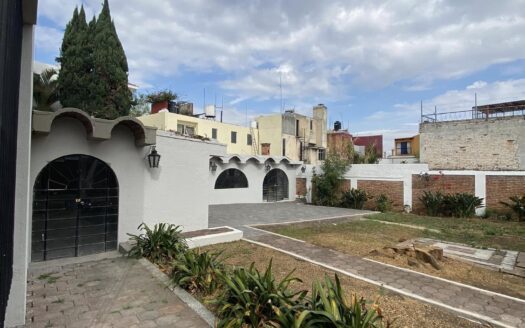 CASA EN VENTA SOBRE AV. MOZART – LA LOMA MORELIA