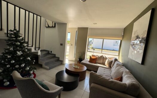 CASA EN VENTA RINCÓN DE LAS AVES