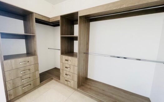 TOTALMENTE NUEVA EN VENTA ALTOZANO📍