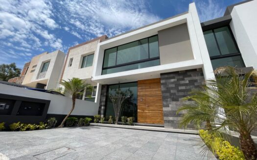 ESPECTÁCULAR CASA EN VENTA FRACC. PRIVADO EN ALTOZANO MORELIA🌳🌳