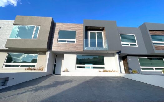 TOTALMENTE NUEVA EN VENTA ALTOZANO📍