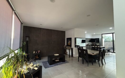 CASA EN VENTA PUERTA TRES MARÍAS SUR‼️