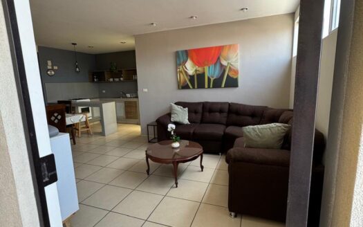 DOS DEPARTAMENTOS AMUEBLADOS Y SIN AMUEBLAR FRACC. VALLE QUIETO📍