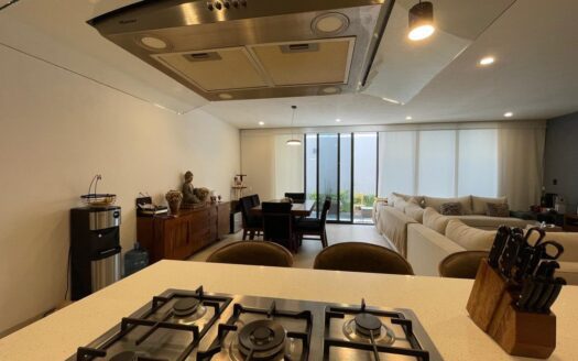 CASA EN VENTA CERCA DEL CLUB DE GOLF ALTOZANO 📍