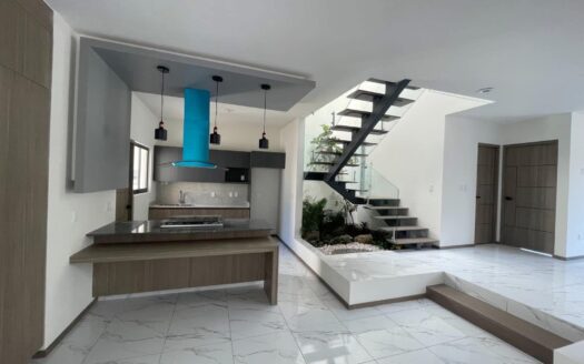 HERMOSA CASA EN VENTA EN VISTAS ALTOZANO‼️