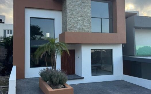 HERMOSA CASA EN VENTA EN VISTAS ALTOZANO‼️