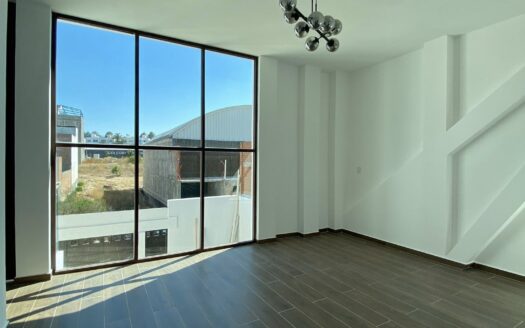 CASA EN RENTA CON ALBERCA ALTOZANO 📍