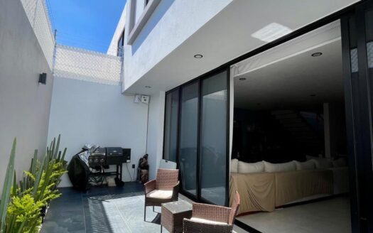 CASA EN VENTA CERCA DEL CLUB DE GOLF ALTOZANO 📍