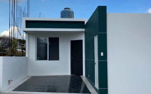 CASA DE UNA PLANTA FRACCIONAMIENTO HACIENDA SANTA FÉ (EL TRÉBOL)📍