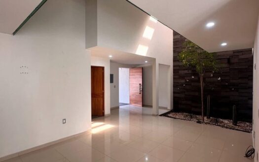 CASA EN VENTA EN VISTAS ALTOZANO‼️