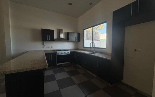 CASA EN RENTA ALTOZANO📍