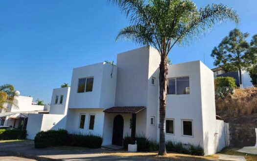 CASA EN VENTA BOSQUES TRES MARÍAS 📍 (Sobre Av bosque de los ciruelos)