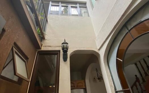 A DOS CUADRAS DE LAS TARASCAS Y A UNA CUADRA DEL CALLEJON DEL ROMANCE, SOBRE AVENIDA  20 DE NOVIEMBRE 📍