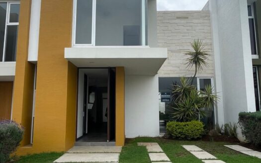 HERMOSA CASA EN MISION DE LA MONTAÑA