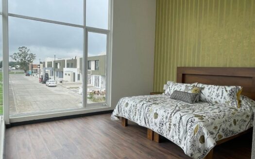 HERMOSA CASA EN MISION DE LA MONTAÑA