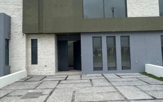 HERMOSA CASA EN MISION DE LA MONTAÑA