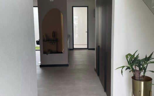 HERMOSA CASA EN PUERTA REAL