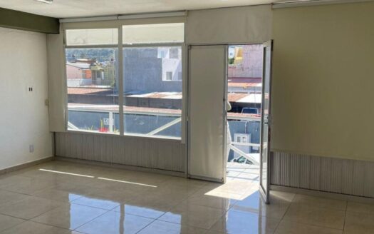 LOCAL EN PLAZA SCUACH